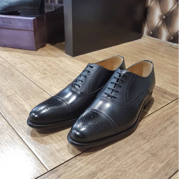 Oxford shoe Berwick 2784 black leather