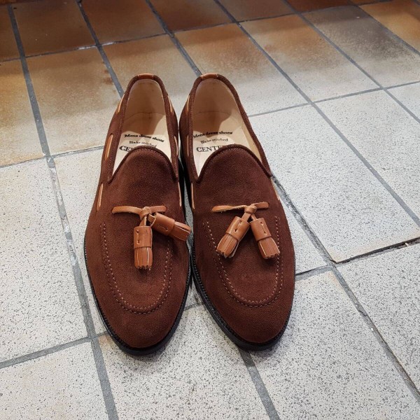 Moccasin with Pompons Center 51 3136 Will tobacco suede with brown leather tassels