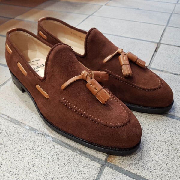 Moccasin with Pompons Center 51 3136 Will tobacco suede with brown leather tassels