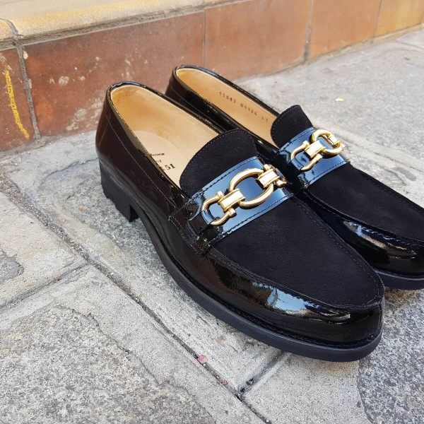 Moccasin Center 51 13083 bi-material black varnished leather and black suede