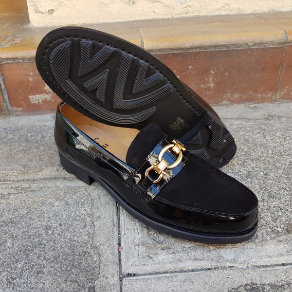 Moccasin Center 51 13083 bi-material black varnished leather and black suede