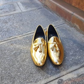 Mocassin à pompons slippers sleepers Center 51 prince cuir doré