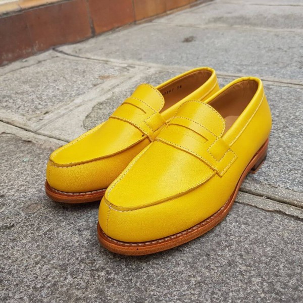 Moccasin Woman Center 51 0622 Wendy yellow leather