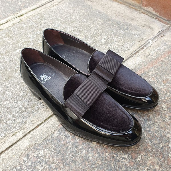 Mocassin a noeud slippers sleepers Center 51 Xmas cuir vernis noir velours noir et noeud noir