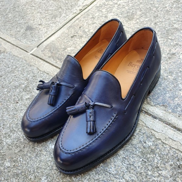 Moccasin with pompons Berwick 8491 blue navy leather