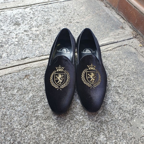 Mocassin brodé slippers sleepers Center 51 crown velours noir