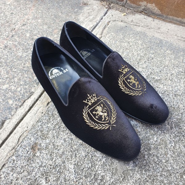 Mocassin brodé slippers sleepers Center 51 crown velours noir