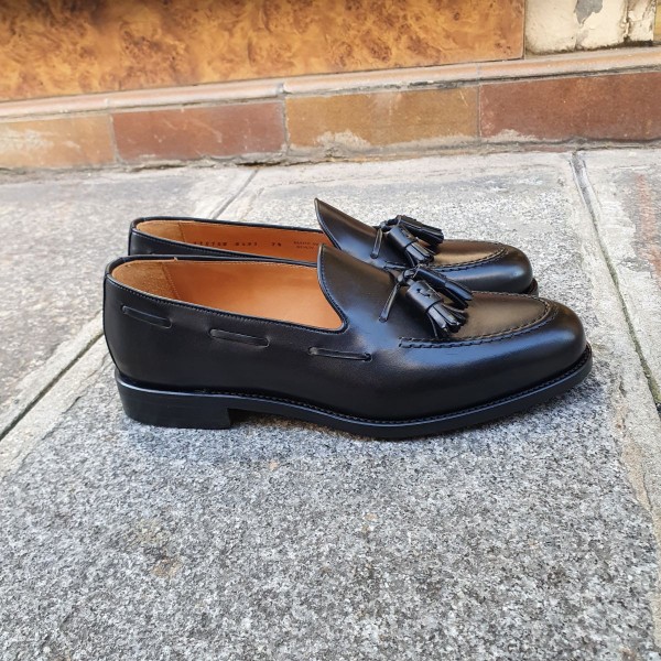 Moccasin with pompons Berwick 8491 blue navy leather