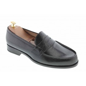 Moccasin Center 51 1961 Tod black leather lizard print finish