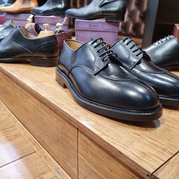 Derby shoe Center 51 4220 Bart black leather