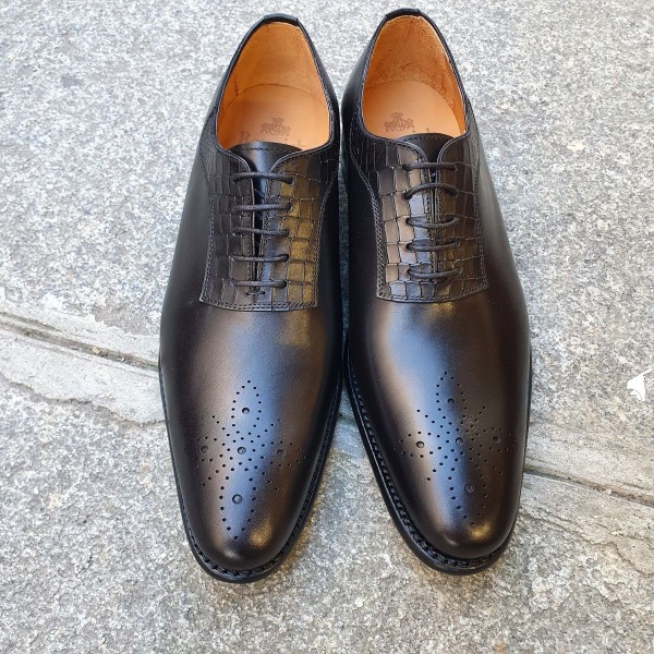 Oxford shoe Berwick 4248 black leather