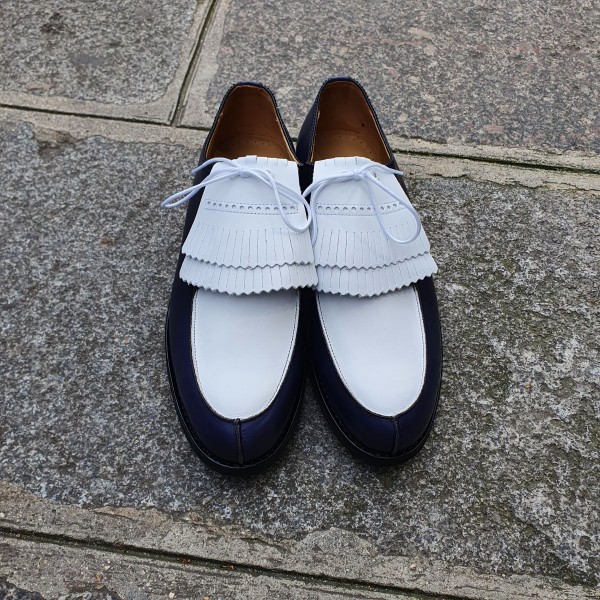 Derbie Center 51 8172 Bob cuir bicolore marine et blanc avec frange