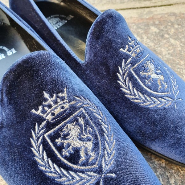 Moccasin embroidered slippers sleepers Center 51 crown blue navy velvelt