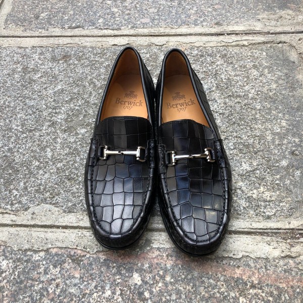 Moccasin shoe Berwick 5285 black leather crocodile print finish