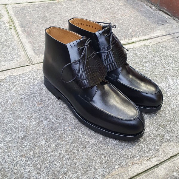 Lace up boot Center 51 13963 black leather with tassels