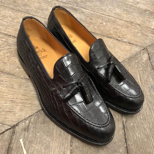 Moccasin with pompons Berwick 8491 black leather croco print finish