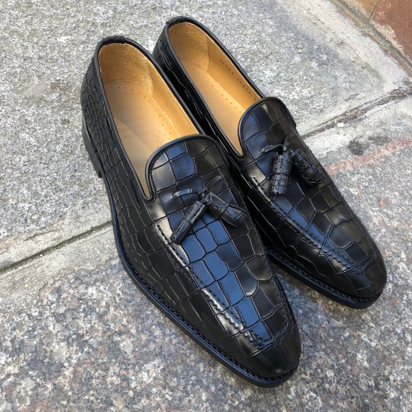 Moccasin with Pompons Center 51 14151 black leather crocodile print finish