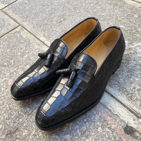 Moccasin with Pompons Center 51 14151 black leather crocodile print finish