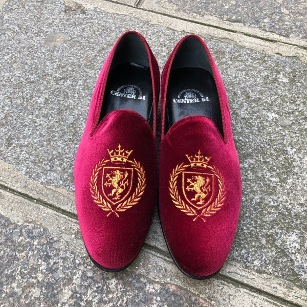 Moccasin embroidered slippers sleepers Center 51 Crown burgundy velvelt