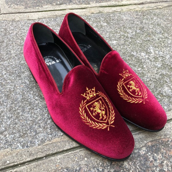 Mocassin brodé slippers sleepers Center 51 crown velours bordeaux