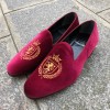 Mocassin brodé slippers sleepers Center 51 crown velours bordeaux