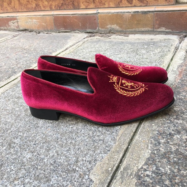 Mocassin brodé slippers sleepers Center 51 crown velours bordeaux
