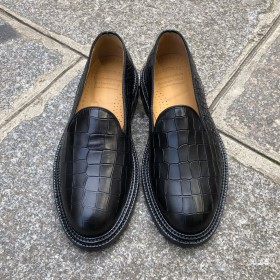 Mocassin Center 51 14101 cuir noir façon crocodile